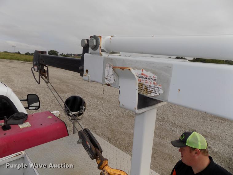 image for item DB8620 2003 Ford F550 Super Duty service truck with crane