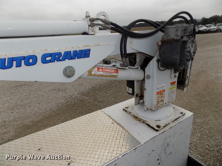 image for item DB8620 2003 Ford F550 Super Duty service truck with crane