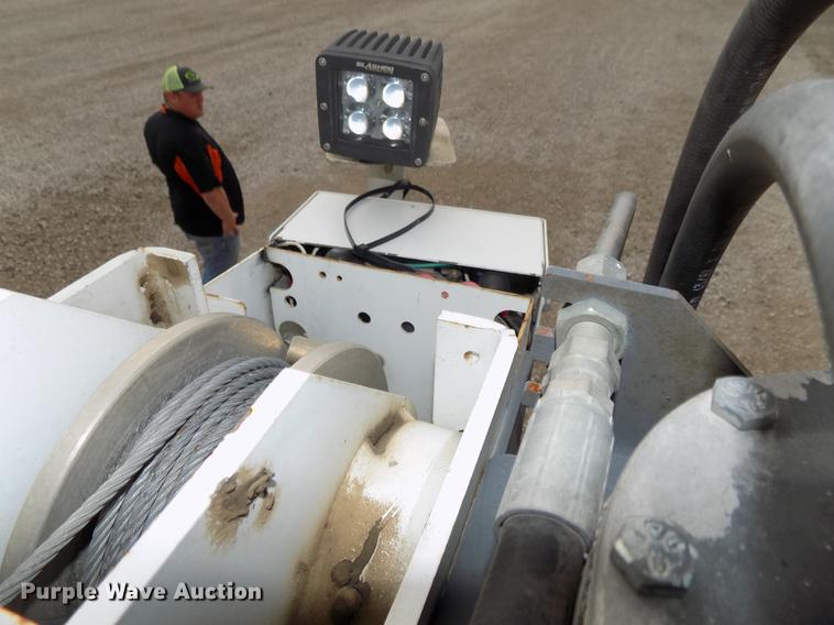 image for item DB8620 2003 Ford F550 Super Duty service truck with crane