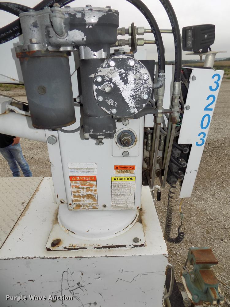 image for item DB8620 2003 Ford F550 Super Duty service truck with crane