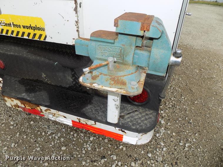 image for item DB8620 2003 Ford F550 Super Duty service truck with crane