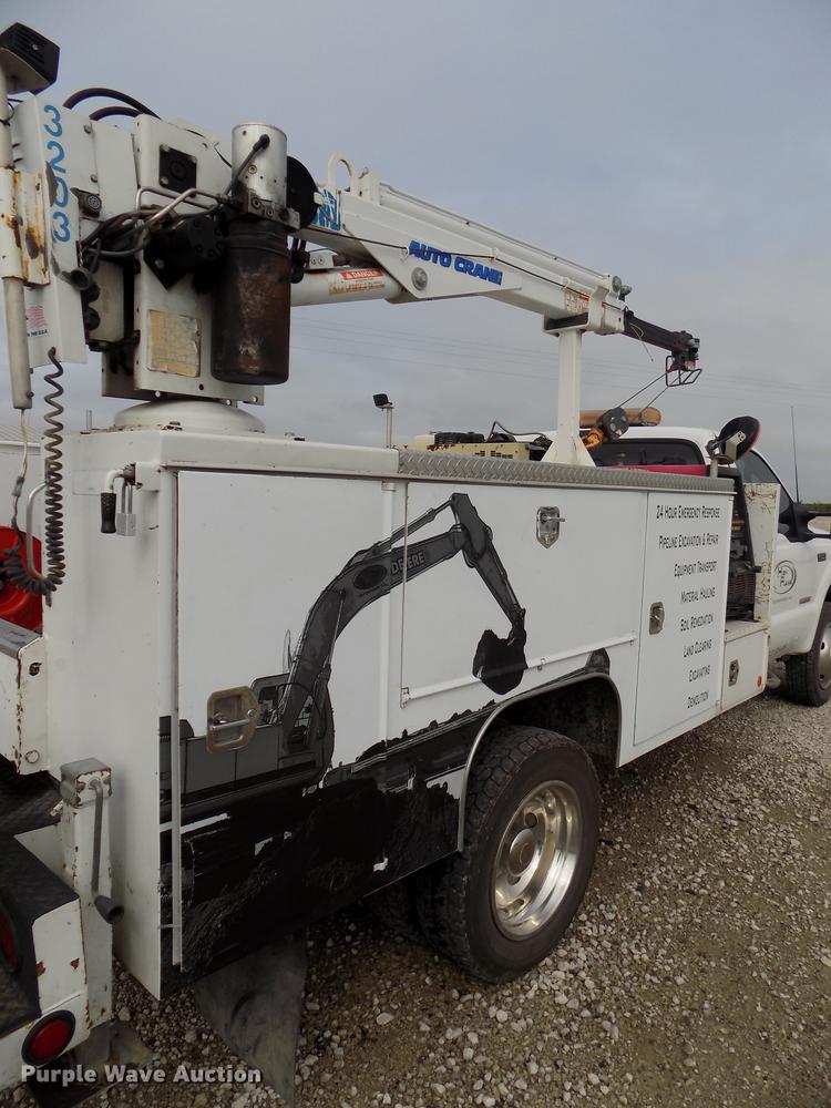 image for item DB8620 2003 Ford F550 Super Duty service truck with crane