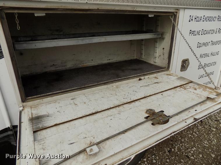 image for item DB8620 2003 Ford F550 Super Duty service truck with crane