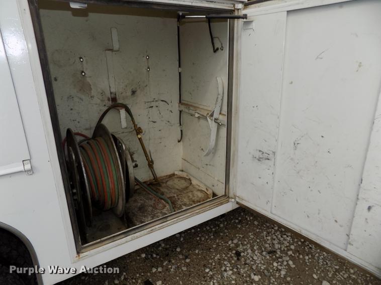 image for item DB8620 2003 Ford F550 Super Duty service truck with crane