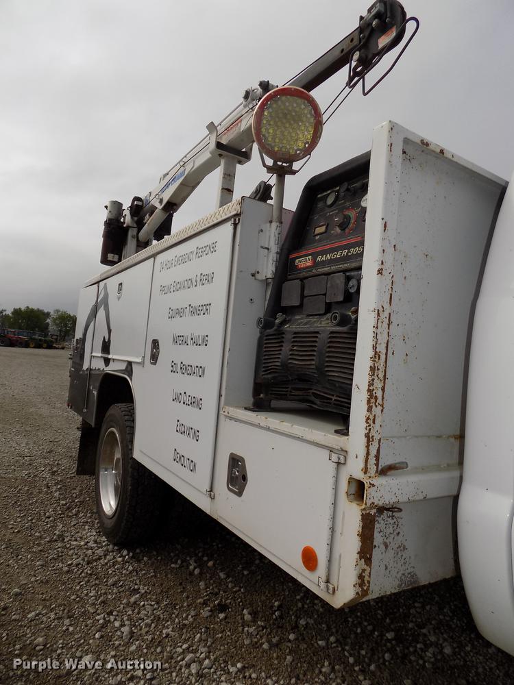 image for item DB8620 2003 Ford F550 Super Duty service truck with crane