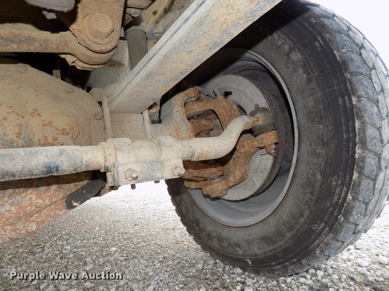 image for item DB8620 2003 Ford F550 Super Duty service truck with crane