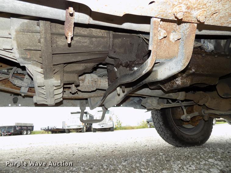 image for item DB8620 2003 Ford F550 Super Duty service truck with crane