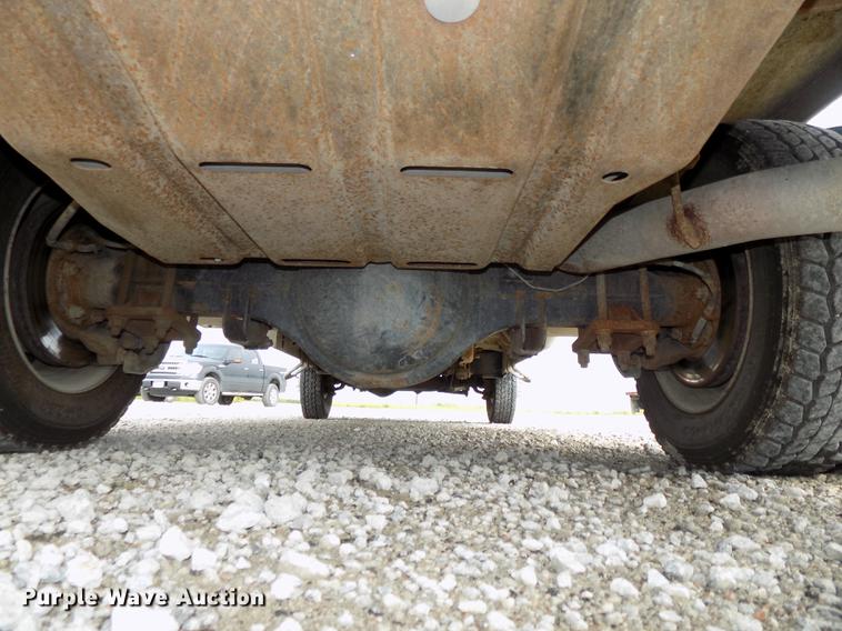 image for item DB8620 2003 Ford F550 Super Duty service truck with crane