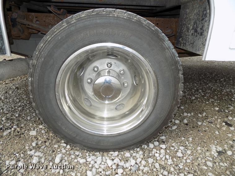 image for item DB8620 2003 Ford F550 Super Duty service truck with crane