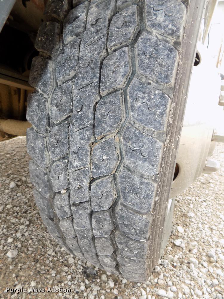 image for item DB8620 2003 Ford F550 Super Duty service truck with crane