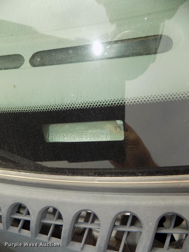 image for item DB8620 2003 Ford F550 Super Duty service truck with crane