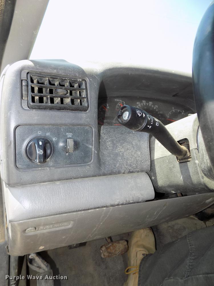 image for item DB8635 1999 Ford F450 Super Duty Crew Cab dump truck