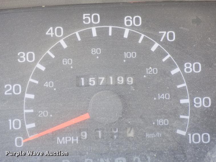 image for item DB8635 1999 Ford F450 Super Duty Crew Cab dump truck