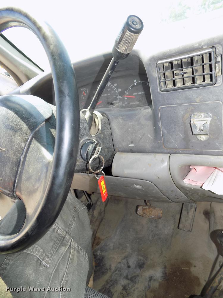 image for item DB8635 1999 Ford F450 Super Duty Crew Cab dump truck