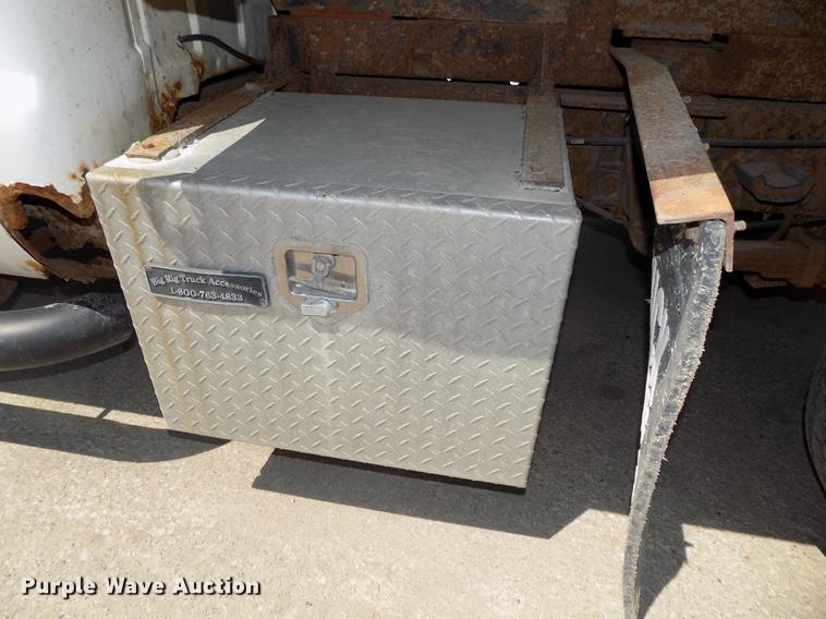 image for item DB8635 1999 Ford F450 Super Duty Crew Cab dump truck