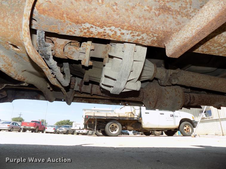 image for item DB8635 1999 Ford F450 Super Duty Crew Cab dump truck