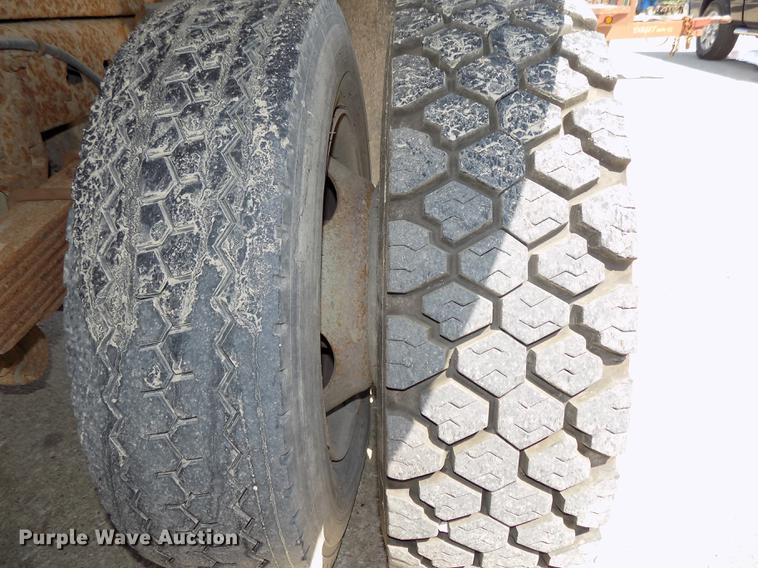 image for item DB8635 1999 Ford F450 Super Duty Crew Cab dump truck