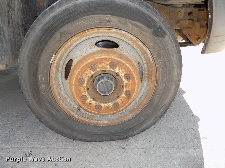 image for item DB8635 1999 Ford F450 Super Duty Crew Cab dump truck