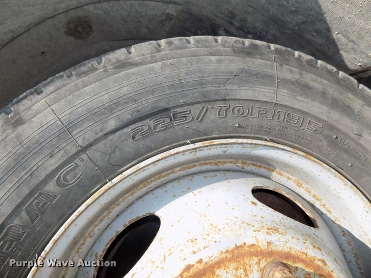 image for item DB8635 1999 Ford F450 Super Duty Crew Cab dump truck