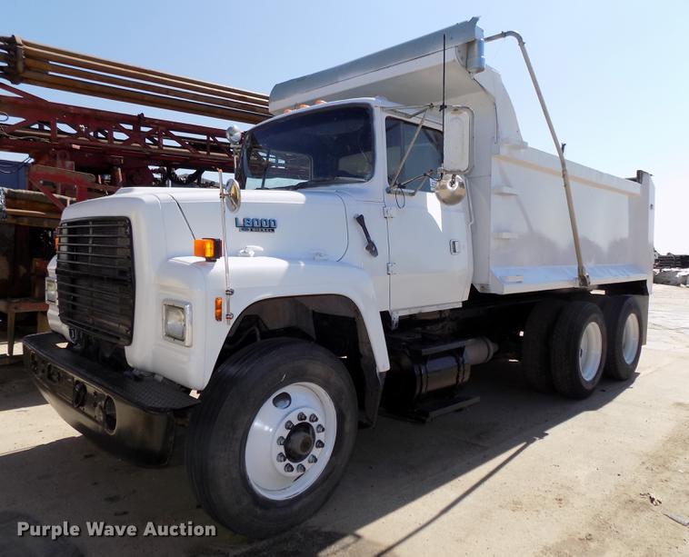 image for item DB8638 1991 Ford LT8000 dump truck