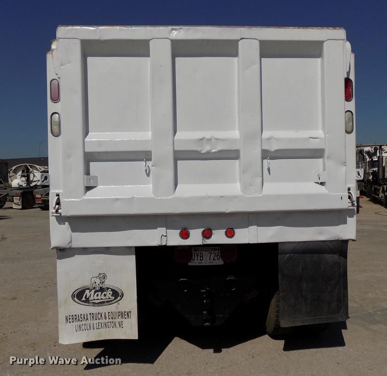 image for item DB8638 1991 Ford LT8000 dump truck