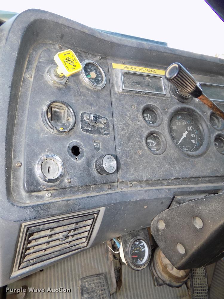 image for item DB8638 1991 Ford LT8000 dump truck