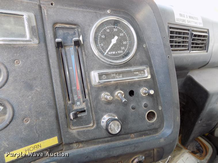 image for item DB8638 1991 Ford LT8000 dump truck