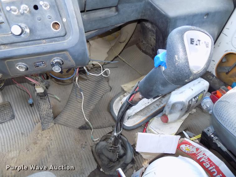 image for item DB8638 1991 Ford LT8000 dump truck