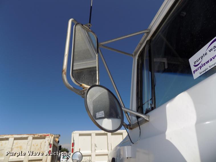 image for item DB8638 1991 Ford LT8000 dump truck