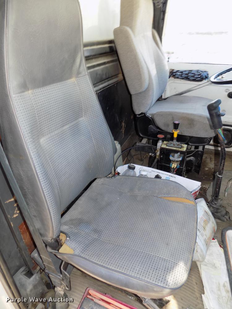 image for item DB8638 1991 Ford LT8000 dump truck