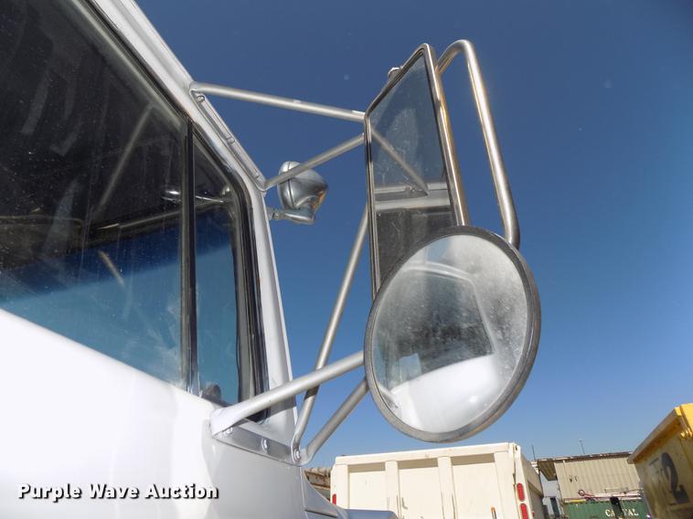 image for item DB8638 1991 Ford LT8000 dump truck