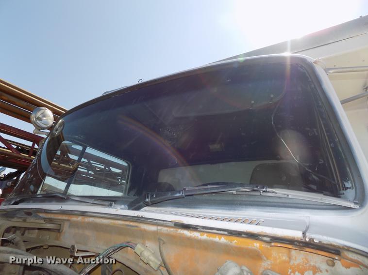 image for item DB8638 1991 Ford LT8000 dump truck