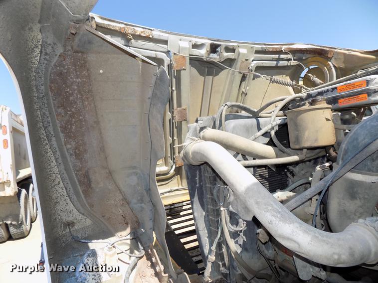 image for item DB8638 1991 Ford LT8000 dump truck