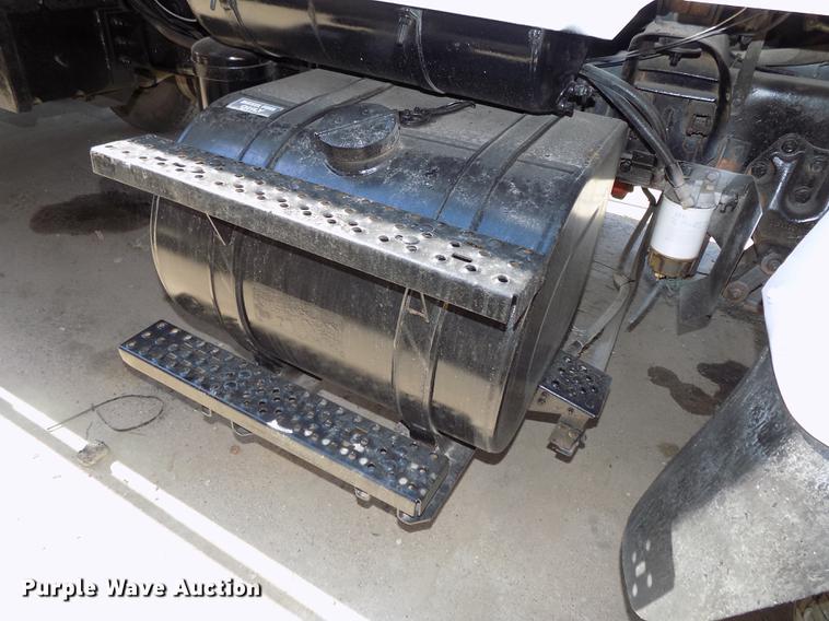 image for item DB8638 1991 Ford LT8000 dump truck