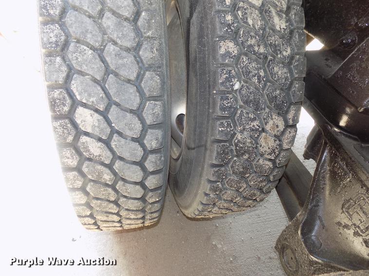 image for item DB8638 1991 Ford LT8000 dump truck