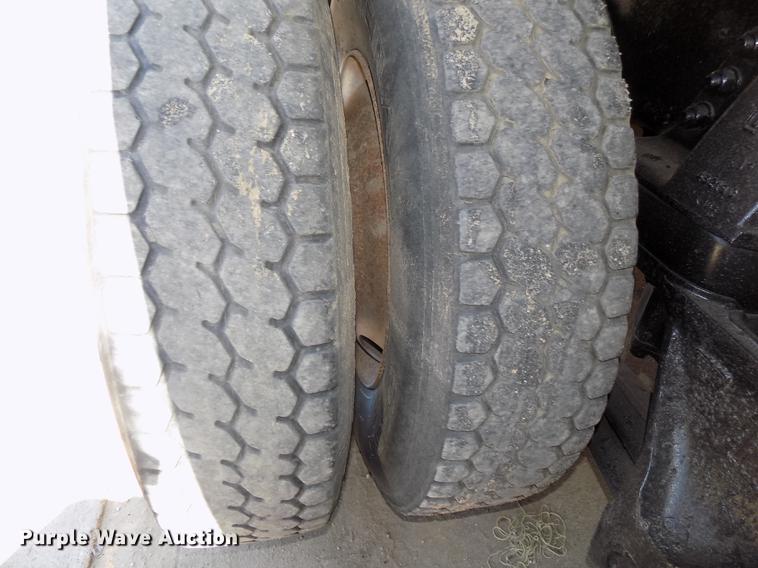 image for item DB8638 1991 Ford LT8000 dump truck