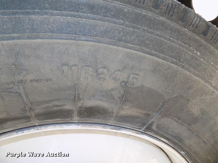 image for item DB8638 1991 Ford LT8000 dump truck