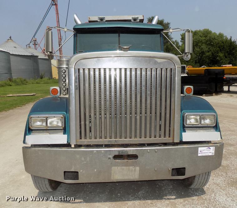 image for item DB8640 1997 Freightliner FLD 120 Classic XL dump truck