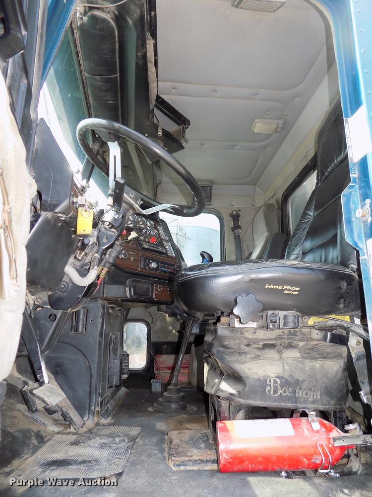 image for item DB8640 1997 Freightliner FLD 120 Classic XL dump truck