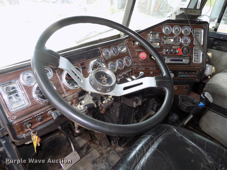 image for item DB8640 1997 Freightliner FLD 120 Classic XL dump truck