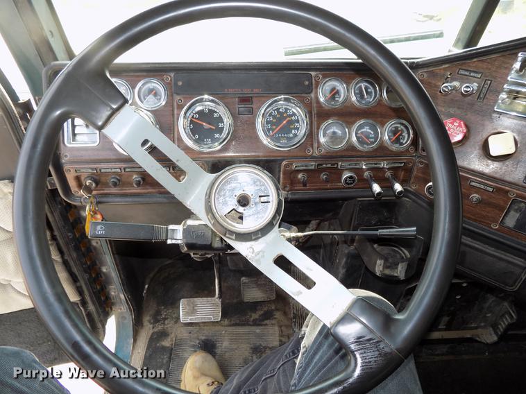 image for item DB8640 1997 Freightliner FLD 120 Classic XL dump truck