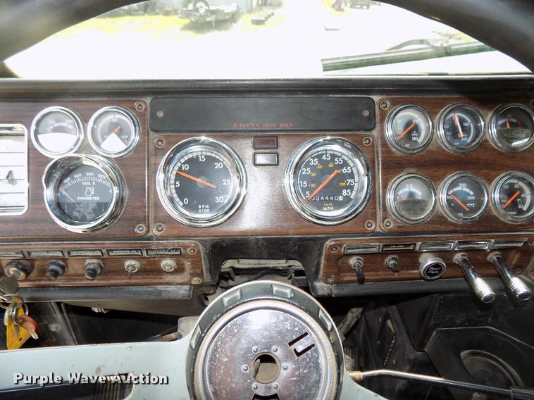 image for item DB8640 1997 Freightliner FLD 120 Classic XL dump truck