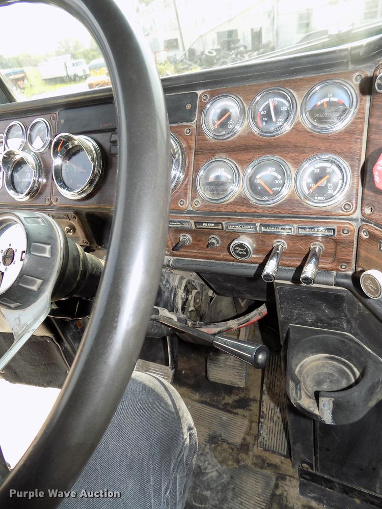 image for item DB8640 1997 Freightliner FLD 120 Classic XL dump truck