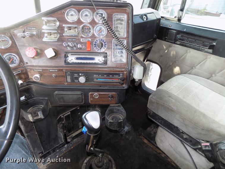 image for item DB8640 1997 Freightliner FLD 120 Classic XL dump truck