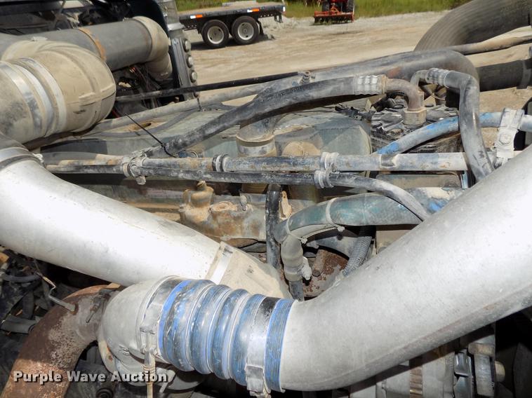 image for item DB8640 1997 Freightliner FLD 120 Classic XL dump truck