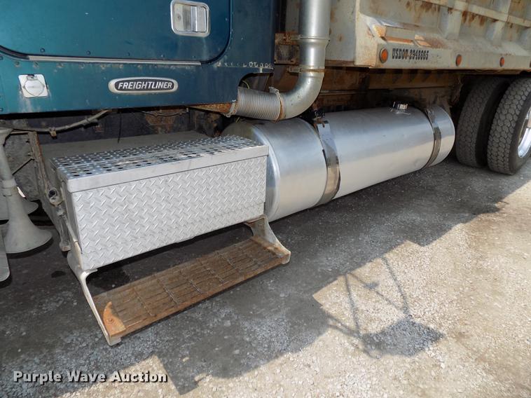 image for item DB8640 1997 Freightliner FLD 120 Classic XL dump truck