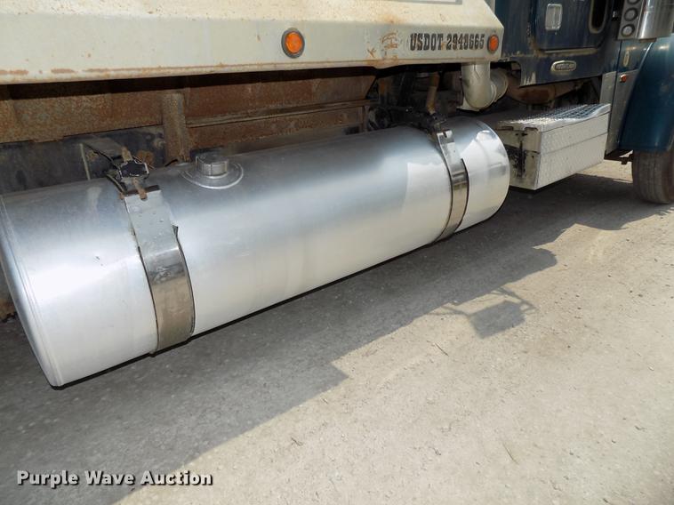 image for item DB8640 1997 Freightliner FLD 120 Classic XL dump truck