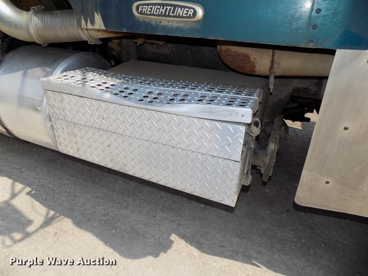 image for item DB8640 1997 Freightliner FLD 120 Classic XL dump truck