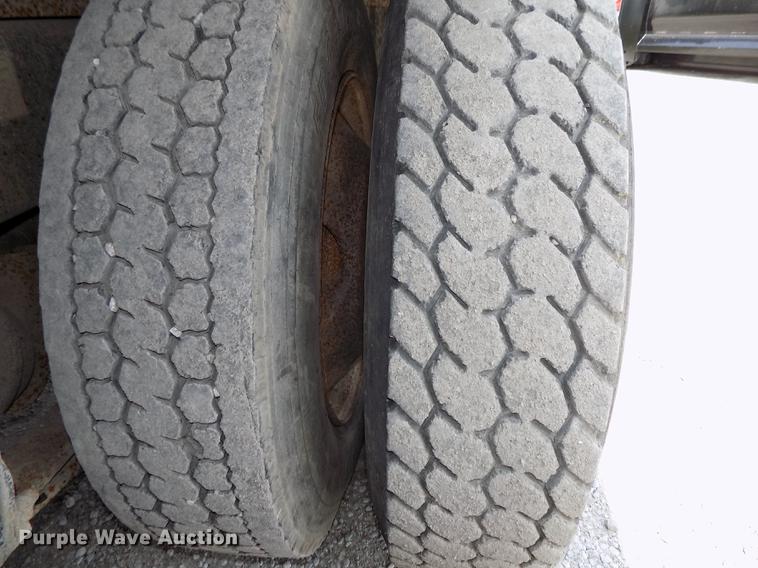 image for item DB8640 1997 Freightliner FLD 120 Classic XL dump truck