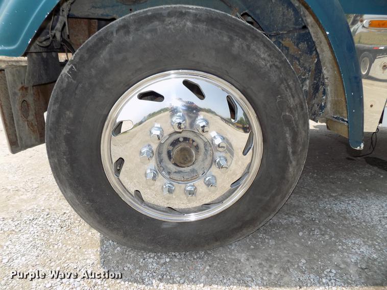 image for item DB8640 1997 Freightliner FLD 120 Classic XL dump truck